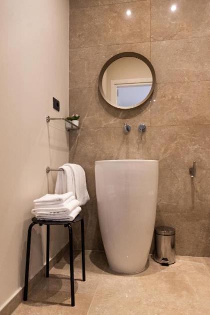 XXIV Domus Luxury Suites - image 18