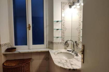 Lanza Tomasi Apartment - centre - image 11