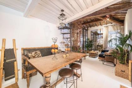 Charming Luxury Navona Apartment  - image 15