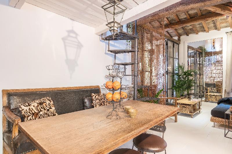 Charming Luxury Navona Apartment  - image 5