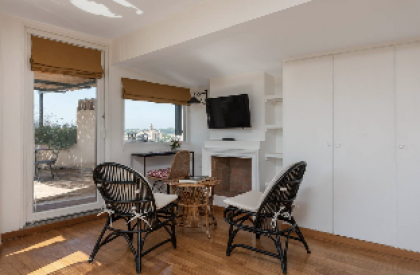 Colosseum Rooftop Studio - image 15