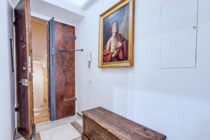 iFlat Trevi's Stylish Paradise - image 1