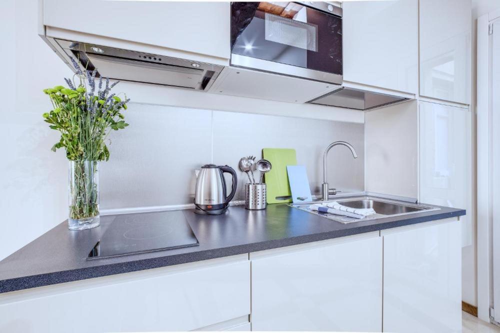 iFlat Trevi's Stylish Paradise - image 2