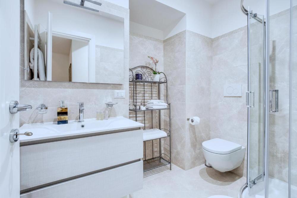 iFlat Trevi's Stylish Paradise - image 4