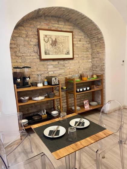Domus Colosseo Hotel - image 18