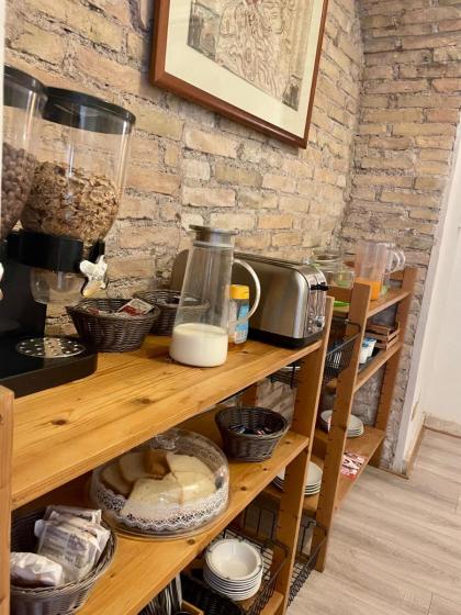 Domus Colosseo Hotel - image 19