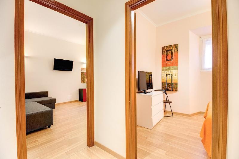 TOPAZ Apartment - image 2