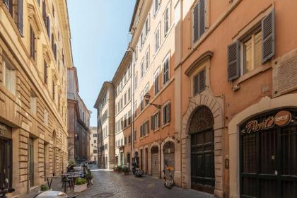 Largo di Torre Argentina Cozy Studio - image 19