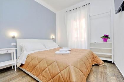 Deco's Place Roma Cloe - image 7