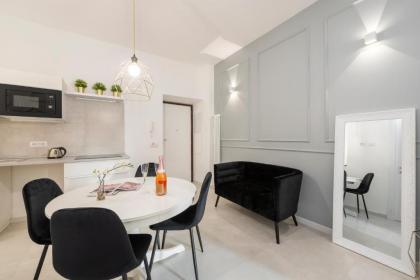 White Flat Santa Croce - image 10