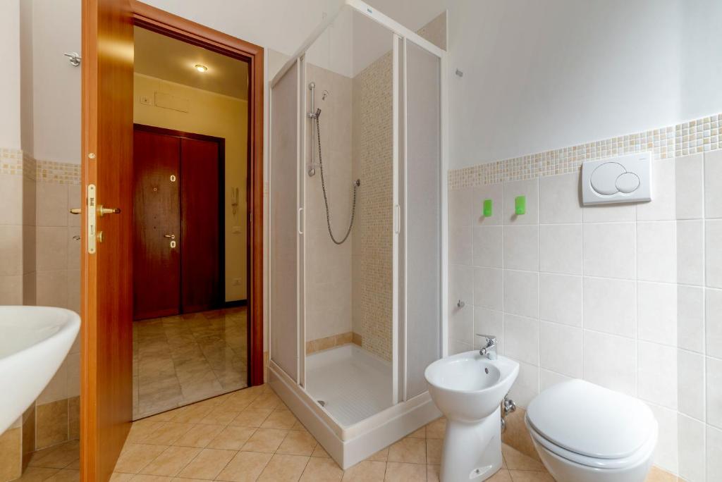 Piazza Re di Roma Apartment - image 6