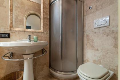Piazza di Spagna Elegant Apartment - image 15