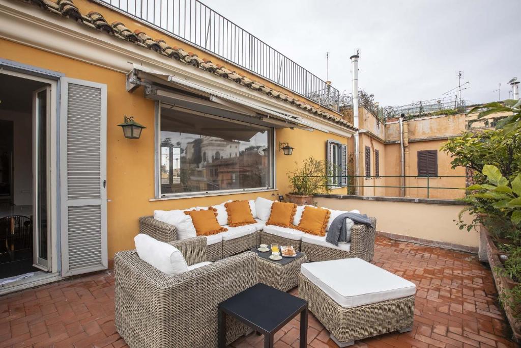 ROMAC - Condotti Penthouse in the Spanish Steps area - image 2