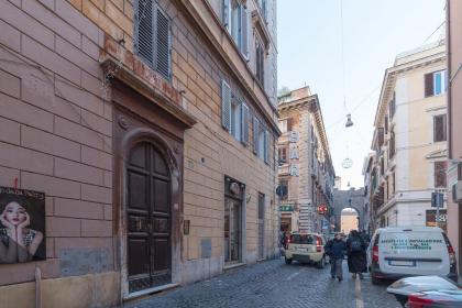 iFlat Vatican High-End Apartment - image 21