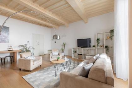 iFlat Navona White and Stylish Apartment - image 12