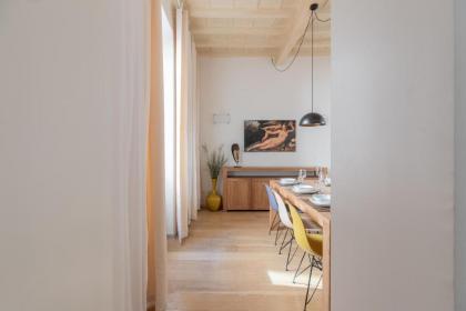 iFlat Navona White and Stylish Apartment - image 13