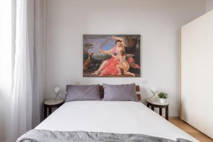 iFlat Navona White and Stylish Apartment - image 4