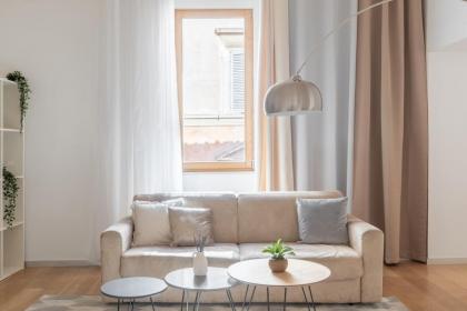 iFlat Navona White and Stylish Apartment - image 7