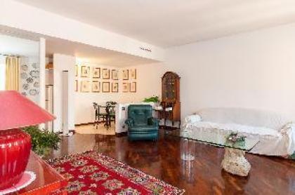 Beautiful Roman Apartment Next To Trevi Fountain - image 11