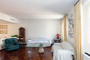 Beautiful Roman Apartment Next To Trevi Fountain - image 3