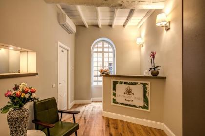 Vite 21 Luxury Room - image 19