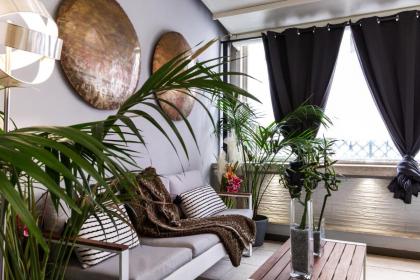 Daphne Luxury Suites - image 13