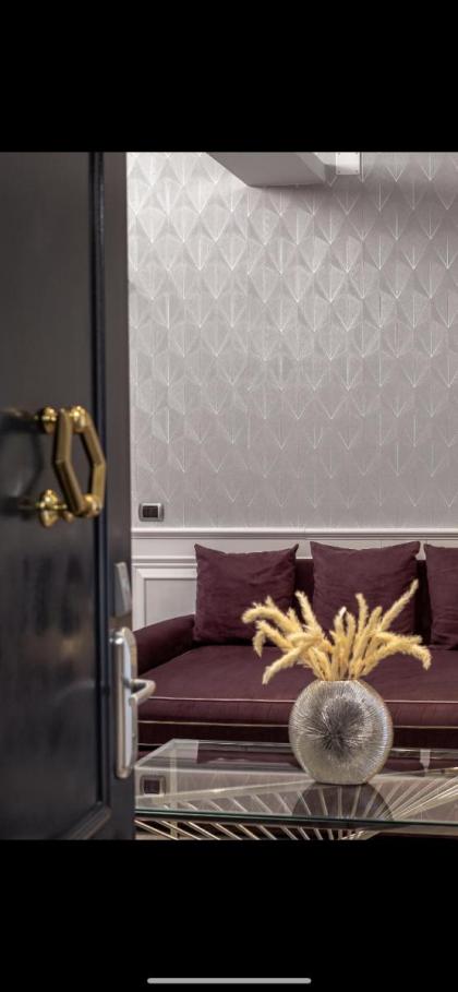 Daphne Luxury Suites - image 18