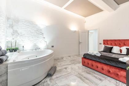 Daphne Luxury Suites - image 2
