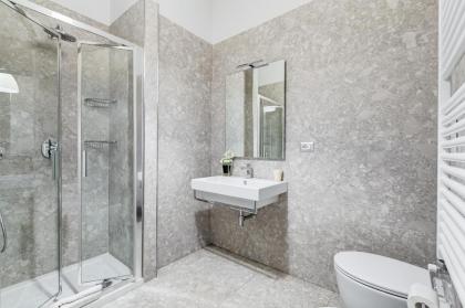 CRYSTAL TREVI FOUNTAIN - romedreamhome - image 19