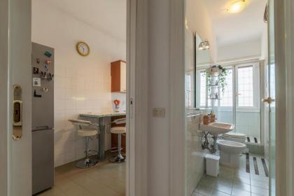 Roomy and Bright Apartment with Terrace - image 20