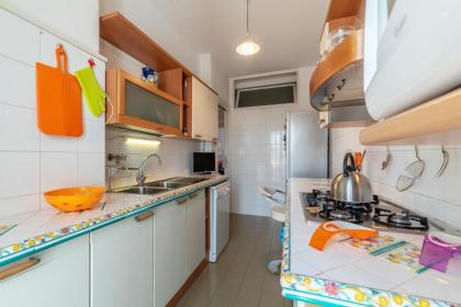 Roomy and Bright Apartment with Terrace - image 22