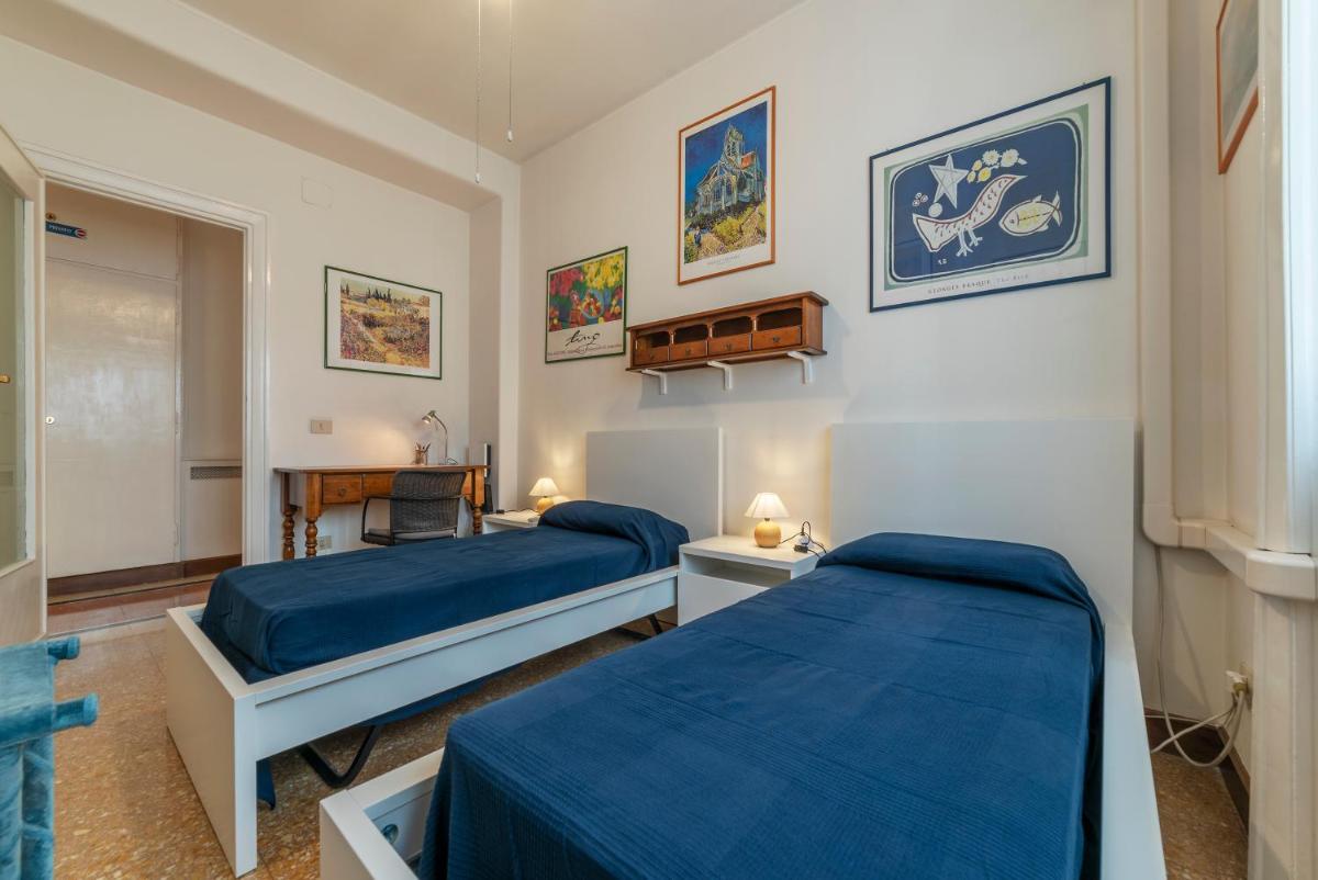 Roomy and Bright Apartment with Terrace - image 5