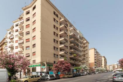 Roomy and Bright Apartment with Terrace - image 6