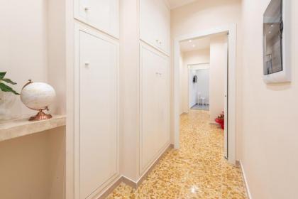 Ancient Rome Apartment - image 11