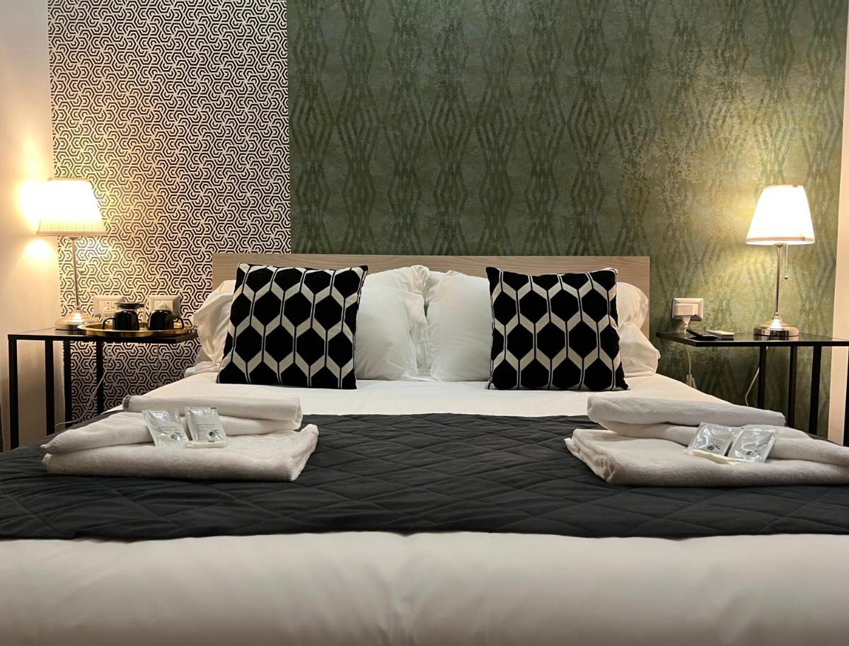 VATICAN LUXURY SUITE - image 3