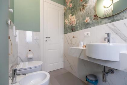 Rome As You Feel - Iconic Monti Design Apartment - image 16