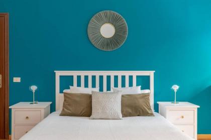 iFlat Spanish Steps Blue Apartment - image 10