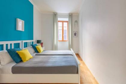 iFlat Spanish Steps Blue Apartment - image 13