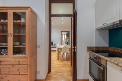 iFlat Spanish Steps Blue Apartment - image 14