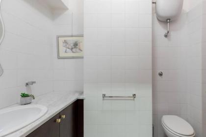 iFlat Spanish Steps Blue Apartment - image 15