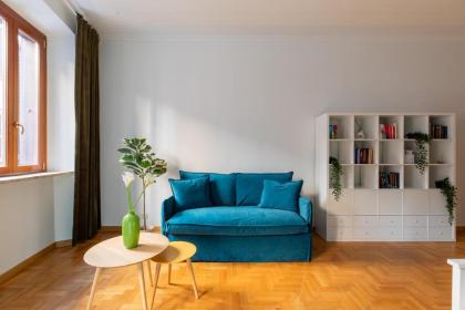 iFlat Spanish Steps Blue Apartment - image 19