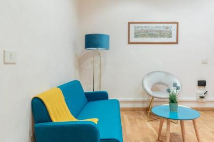 iFlat Spanish Steps Blue Apartment - image 6