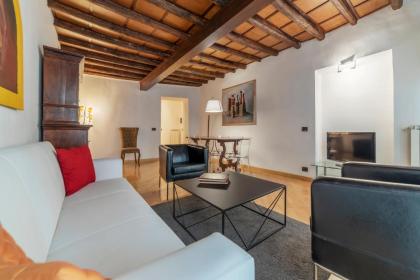 Pantheon View Apartment - image 11