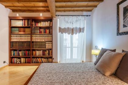 Pantheon View Apartment - image 15
