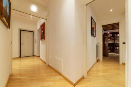 Pantheon View Apartment - image 16