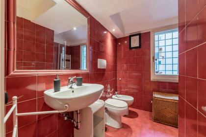 Pantheon View Apartment - image 18