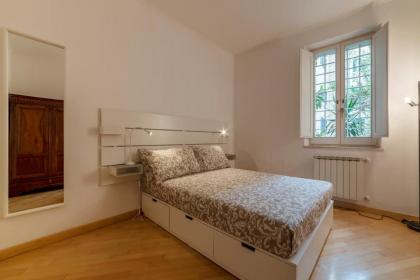 Pantheon View Apartment - image 20