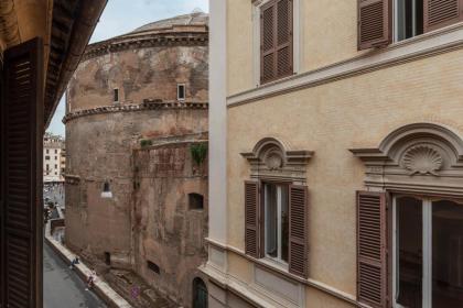 Pantheon View Apartment - image 3