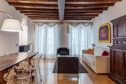 Pantheon View Apartment - image 7