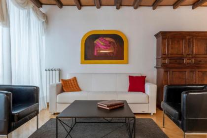 Pantheon View Apartment - image 9